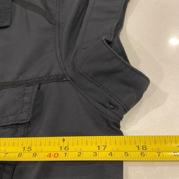 COLUMBIA Titanium Navy Blue Button Down
Activewear Sports Dress Size Medium - Picture 5 of 15